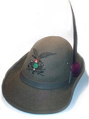 L'attuale cappello degli Alpini